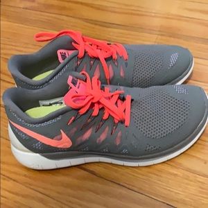 NIKE RUNNING SNEAKER